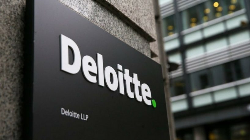Deloitte giành được khách hàng kiểm toán lớn từ các công ty đối thủ