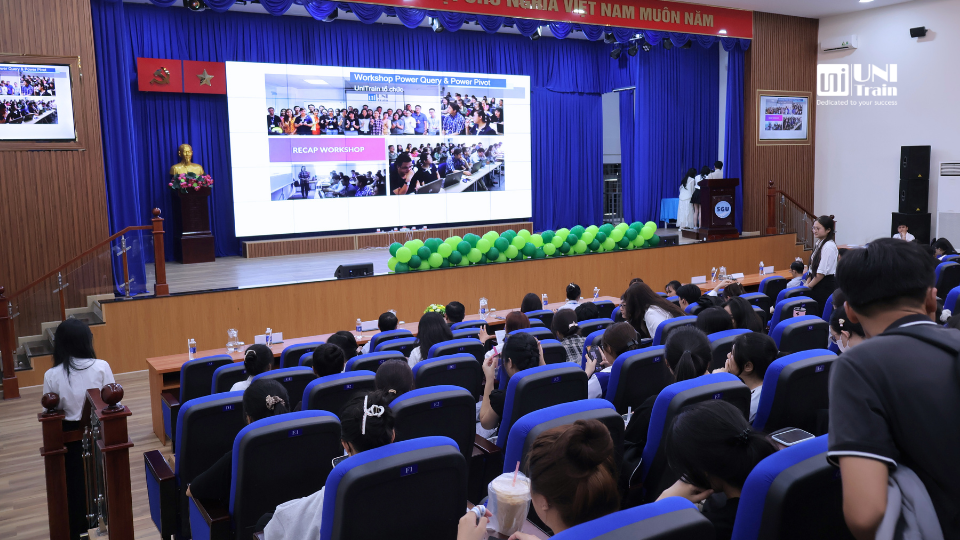 Đấu trường Kinh tế